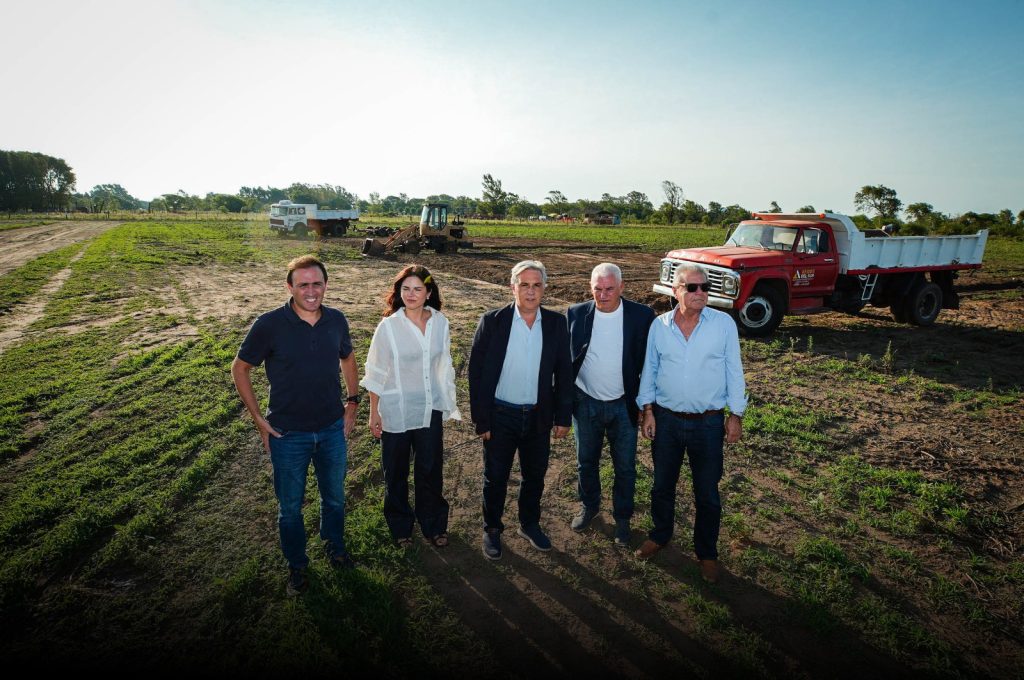 Llaryora anunció aportes para obras en la comuna de San Joaquín